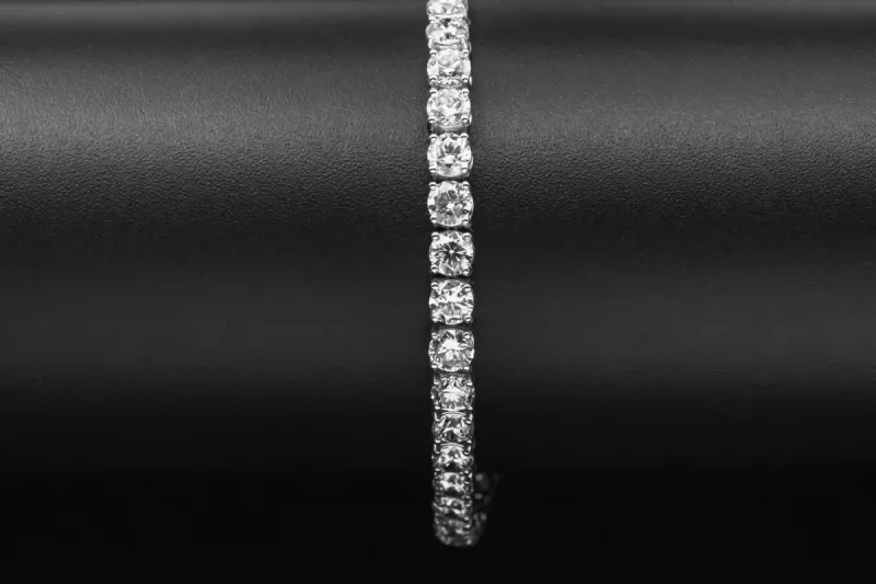 18ct White Gold Round Brilliant Diamond Tennis Bracelet 12.60ct