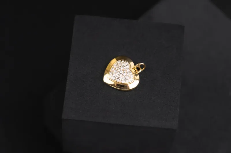 18ct Yellow Gold Diamond Heart Pendant 0.21ct