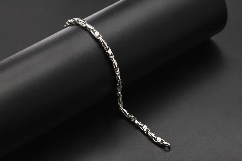 9ct White Gold Fancy Bracelet 10.8gms