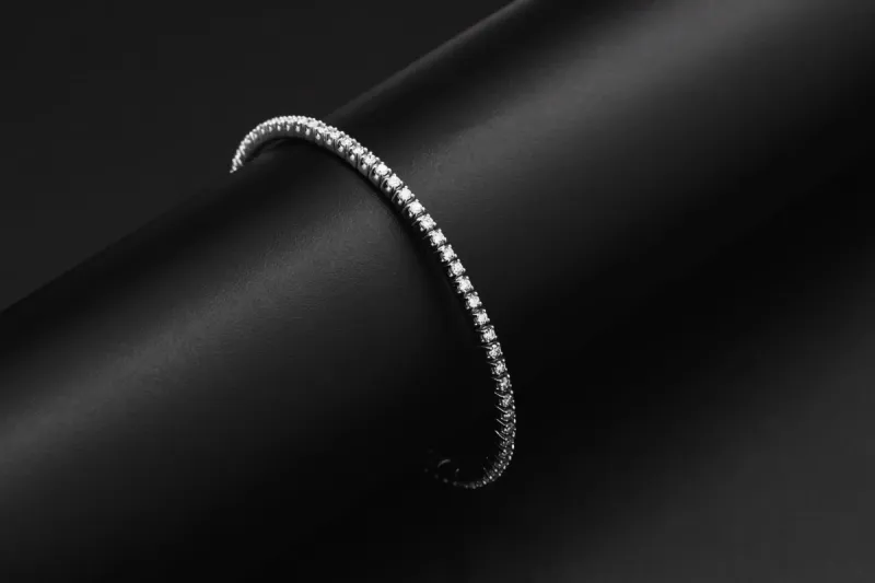 18ct White Gold Round Brilliant Diamond Tennis Bracelet 1.98ct