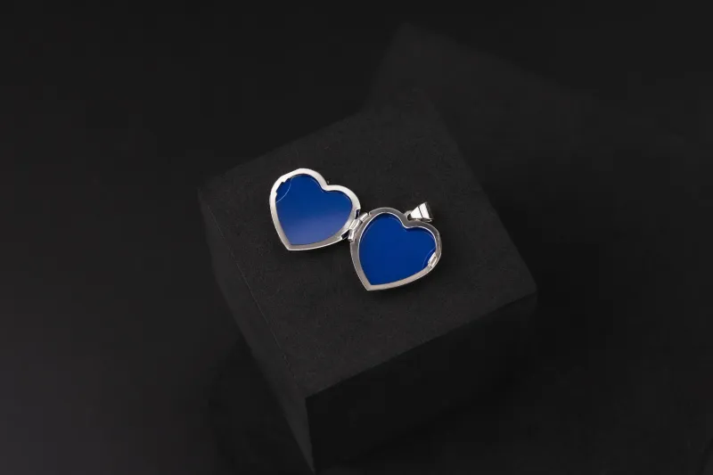 9ct White Gold Heart Shaped Family Locket 1.49g