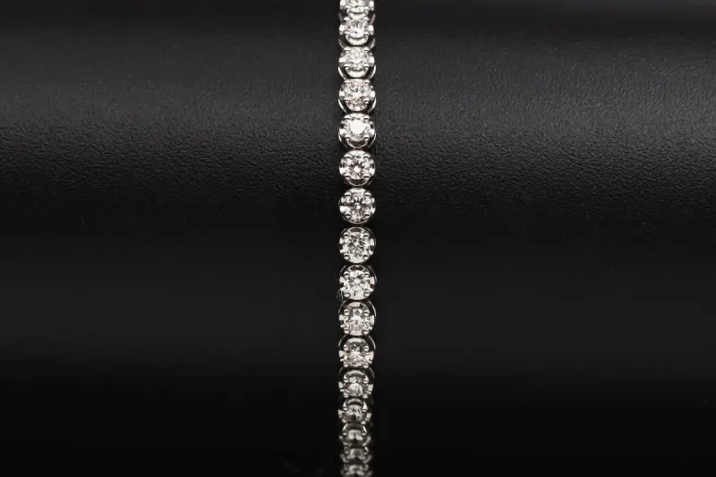 14ct White Gold Elegant Diamond Tennis Bracelet 2.95cts 8.6g