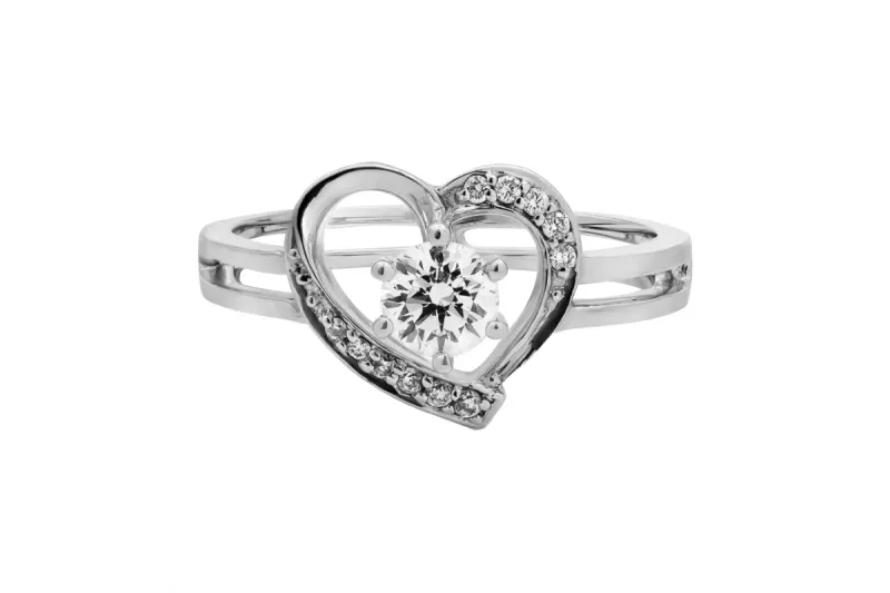 [S3297] 18ct White Gold Heart Shaped Diamond Ring 0.41ct