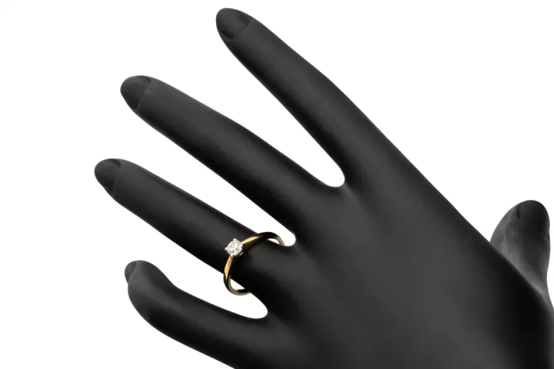 18ct Yellow Gold Diamond Engagement Ring 0.23ct 2g