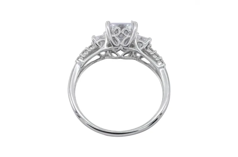9ct White Gold Cubic Zirconia Ring 2.5g