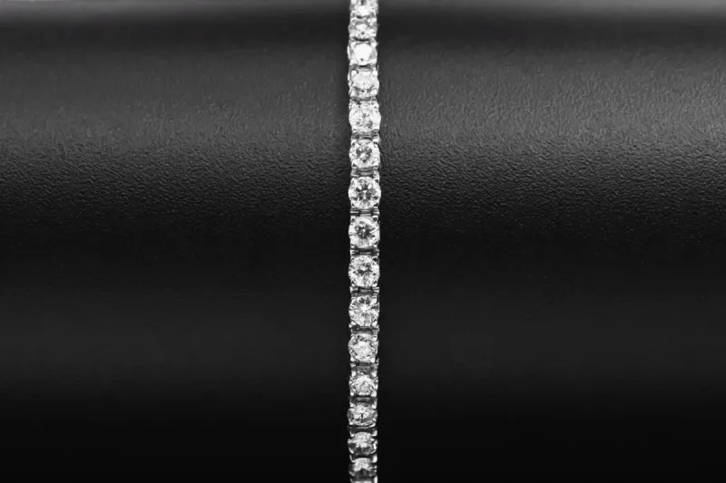 18ct White Gold Diamond Tennis Bracelet 5.02cts
