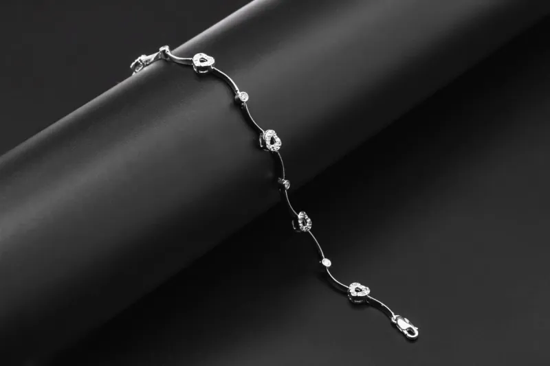 14ct White Gold Diamond Heart Bracelet 0.35ct