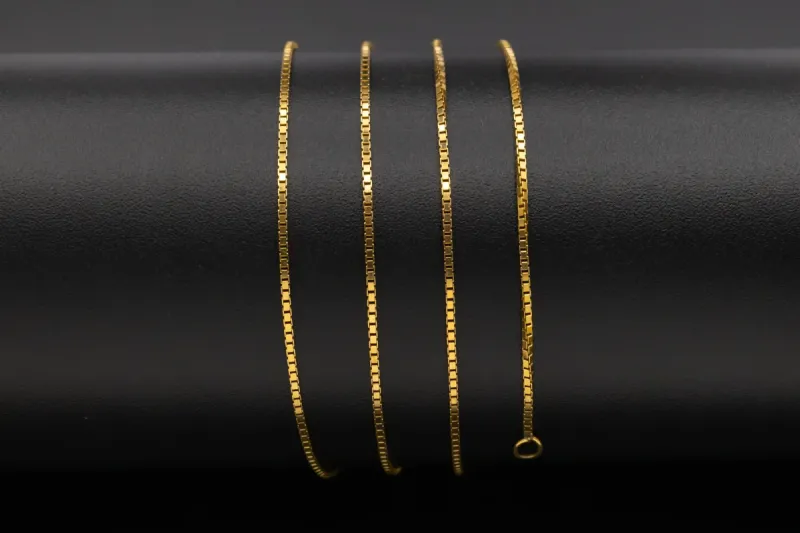 18ct Yellow Gold Box Chain Necklace 23 Inch
