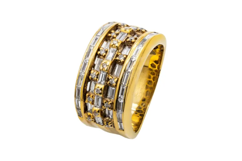 18ct Yellow Gold Diamond Ring Baguette And Brilliant Cut 1.59ct