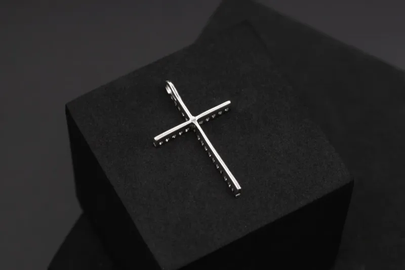 14ct White Gold Round Brilliant Diamond Cross Pendant 0.15ct