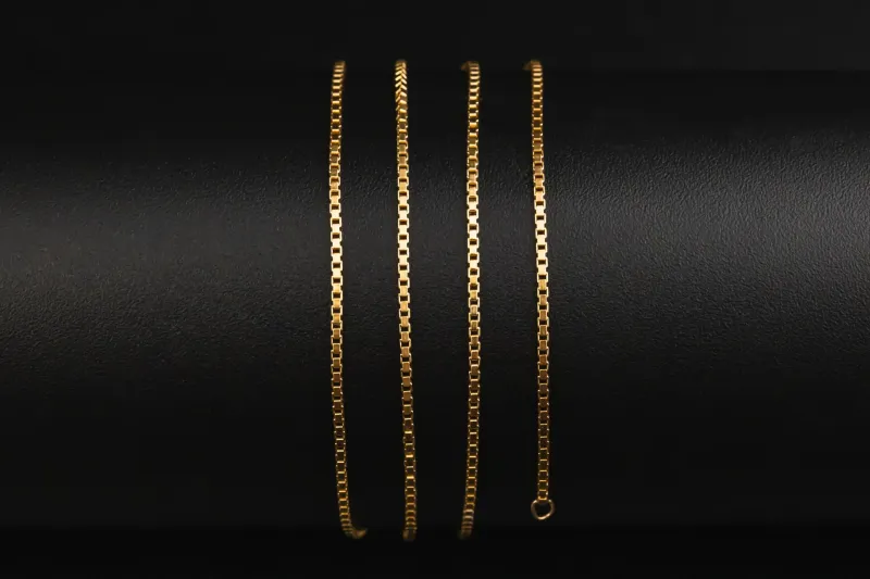 18ct Yellow Gold Box Chain 23" 6.5g