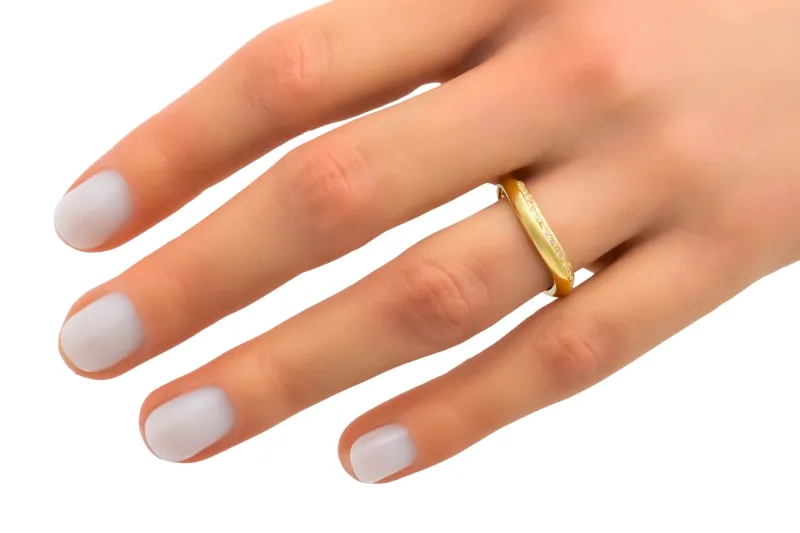 18ct Yellow Gold & Diamond Shaped Wedding Band 0.10ct