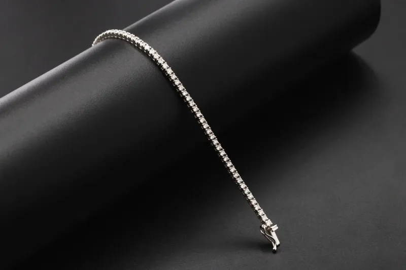 14ct White Gold Diamond Tennis Bracelet 2.40ct