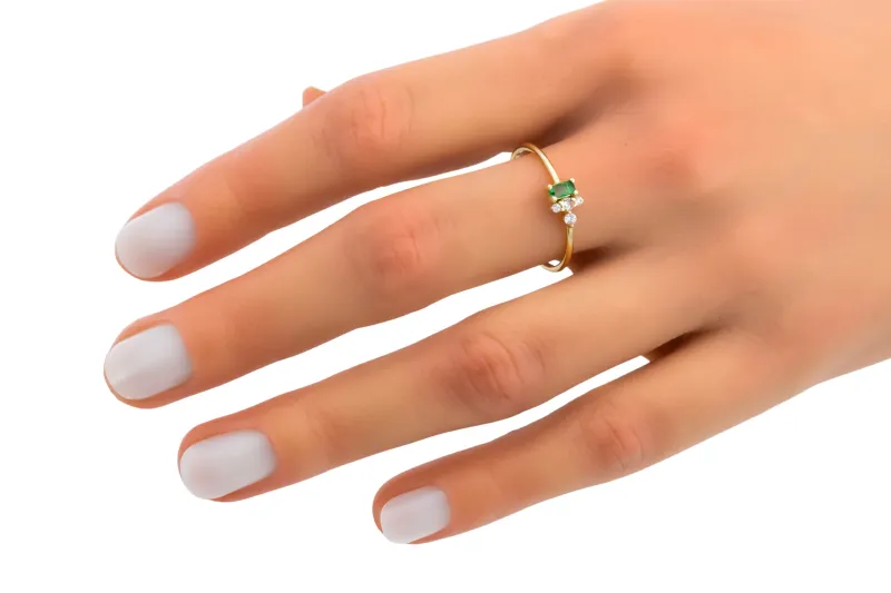 14ct Yellow Gold Green Emerald Cut & White Cubic Zirconia Ring Size O 1.2g