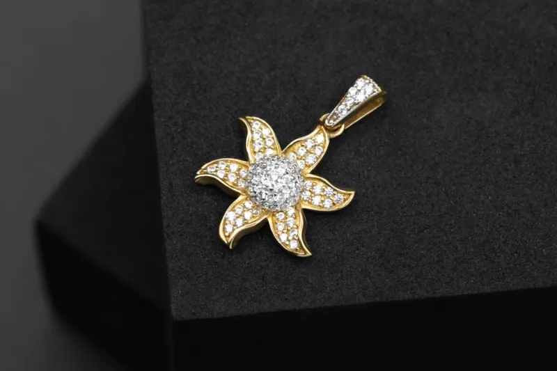 9ct Yellow Gold Cubic Zirconia Flower Pendant 1.5g