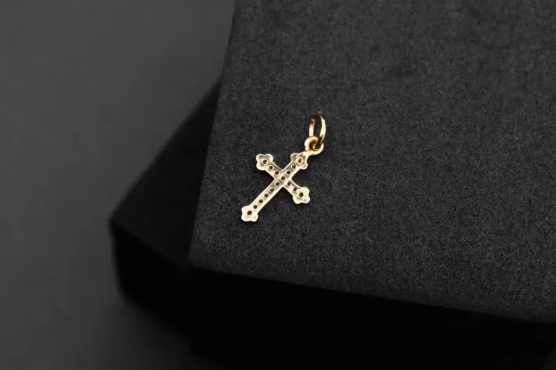 9ct Yellow Gold Cubic Zirconia Cross Pendant 0.4g