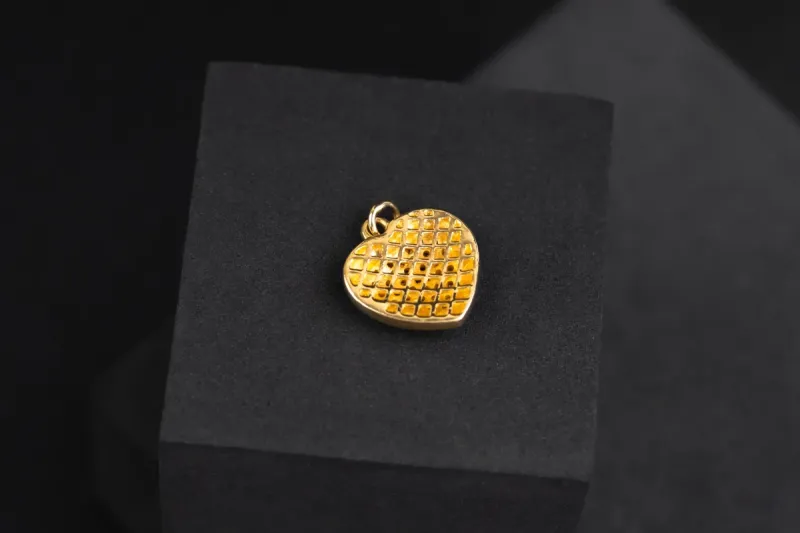 18ct Yellow Gold Diamond Heart Pendant 0.21ct