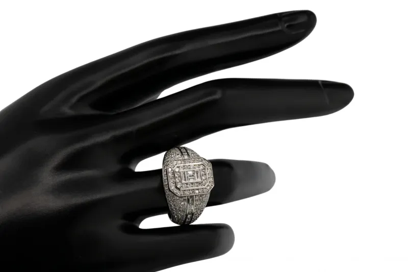 9ct White Gold Diamond Ring 2.86ct 8.8g