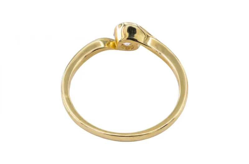 9ct Yellow Gold Cubic Zirconia Ring 1.8g