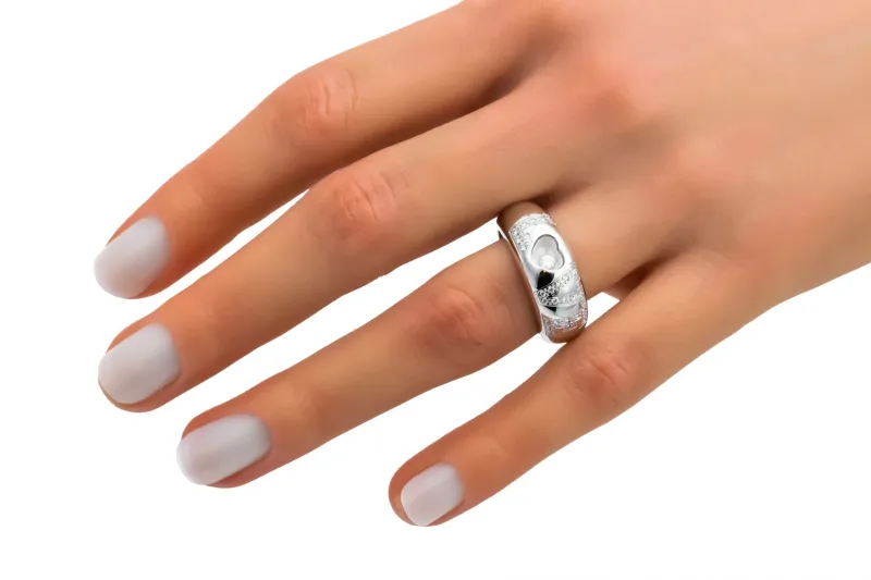 Chopard 18ct White Gold And Happy Diamonds LOVE Ring 82/2899