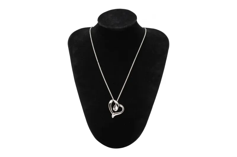 9ct White Gold Single Diamond Heart Pendant Necklace 0.15ct