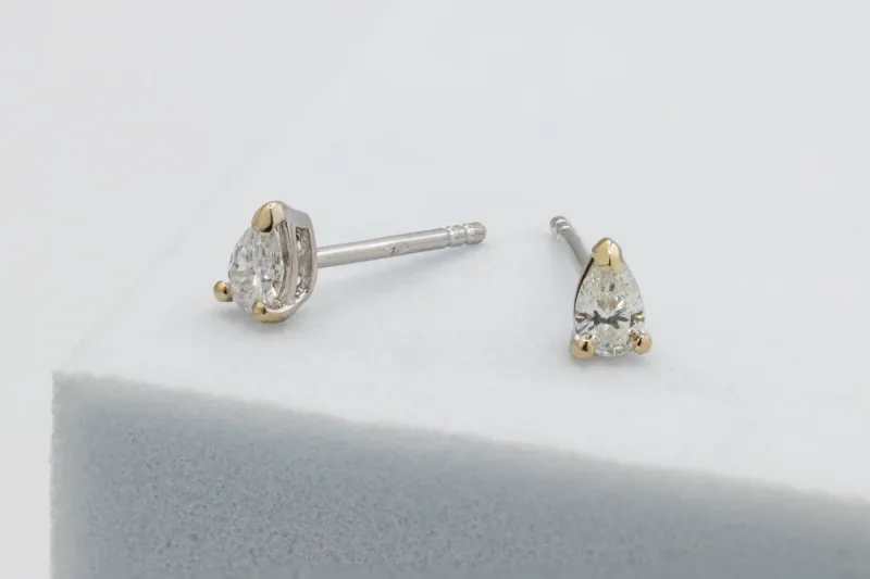 18ct White Gold Pear Shape Diamond Stud Earrings 0.30ct