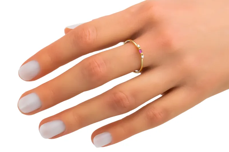 14ct Yellow Gold Pink & White Baguette Cut Cubic Zirconia Three Stone 0.9g