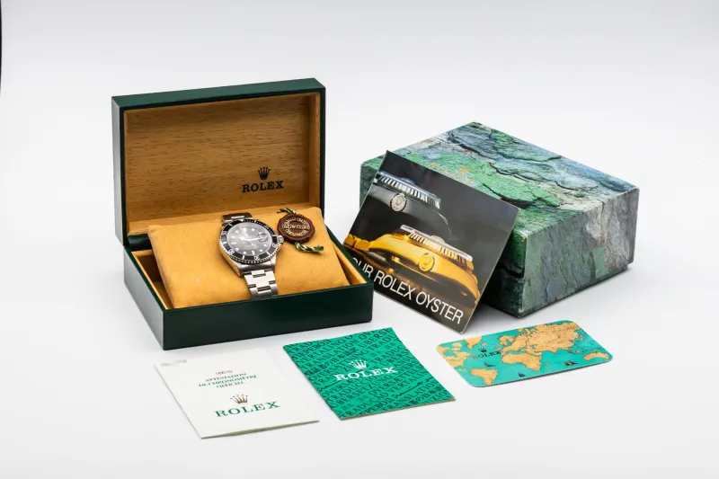 Rolex Submariner Date 40mm Stainless Steel Oyster 16610 1997
