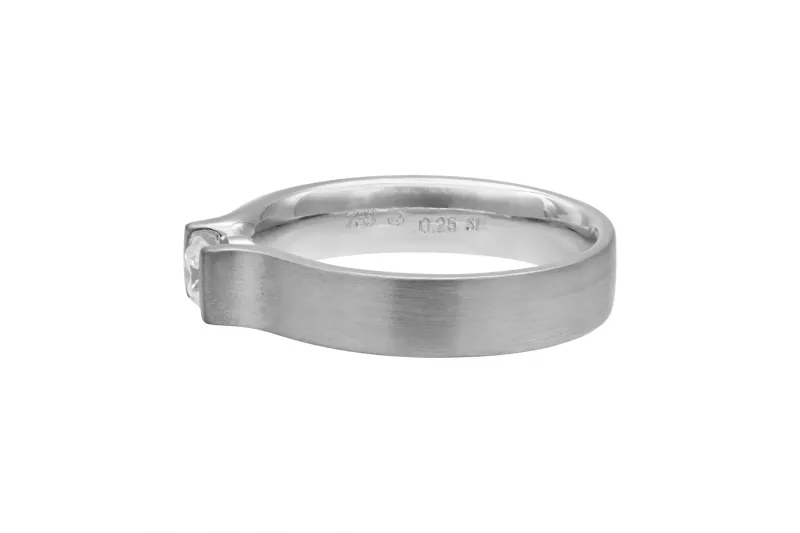 18ct White Gold Diamond Engagement Ring 0.25ct 6.4g
