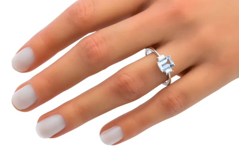 18ct White Gold Aquamarine & Diamond Ring 0.85ct