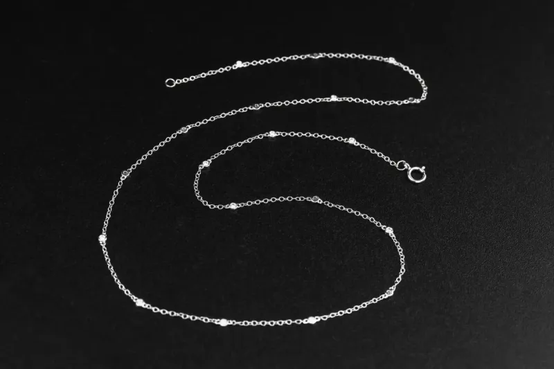 18ct White Gold Diamond Station Chain Necklace 0.20ct
