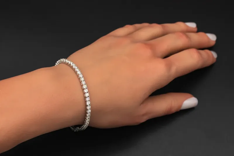 18ct White Gold Brilliant Diamond Line Bracelet 4.98ct