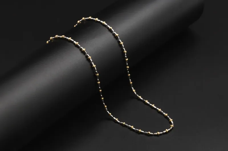 18ct White Gold & Yellow Gold Necklace 7.8g