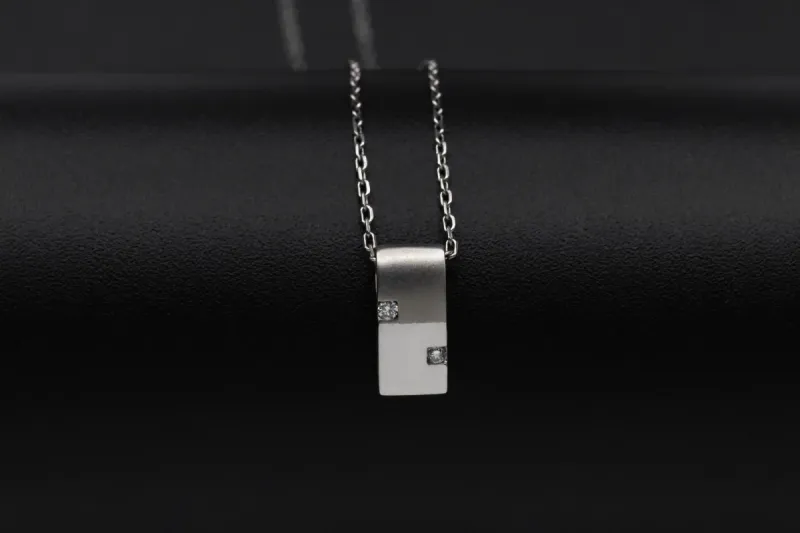 18ct White Gold Cognac & White Diamond Pendant Necklace 0.80ct