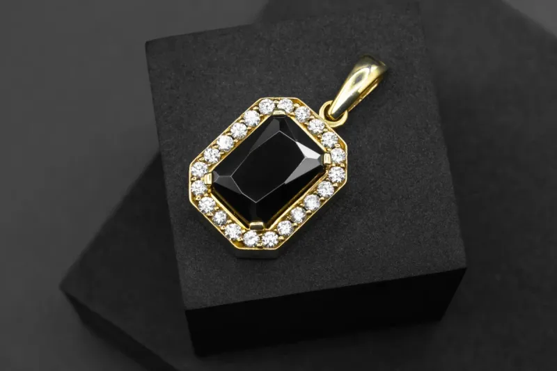 14ct Yellow Gold Diamond & Black Stone Pendant 3.00ct