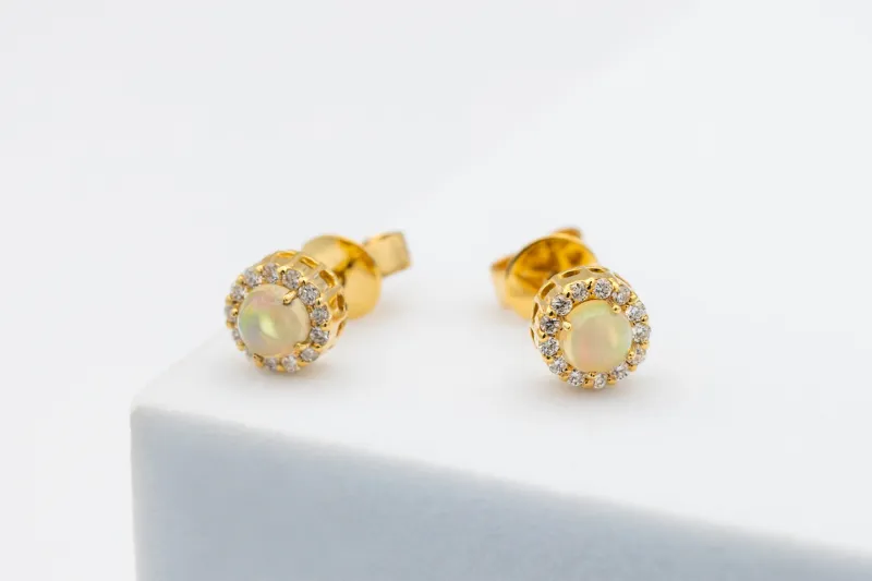 18ct Yellow Gold Diamond & Opal Stud Earrings 0.12ct