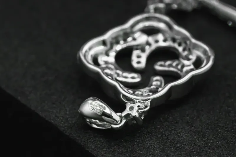 18ct White Gold Diamond Floral Drop Pendant 0.25ct