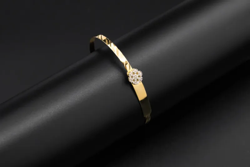 9ct Yellow Gold Cubic Zirconia Snowflake Baby Bangle 2.8g