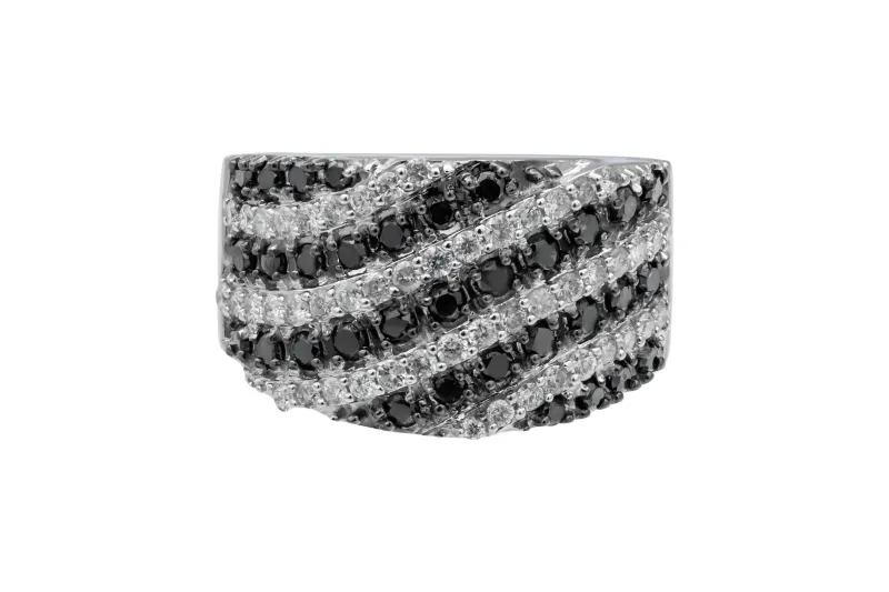 9ct White Gold Black & White Diamond Ring 1.23ct