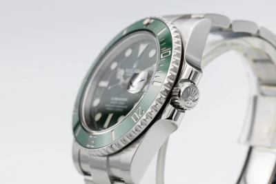 Rolex Submariner Date 40mm 'Hulk" Stainless Steel Oyster 116610LV 2017