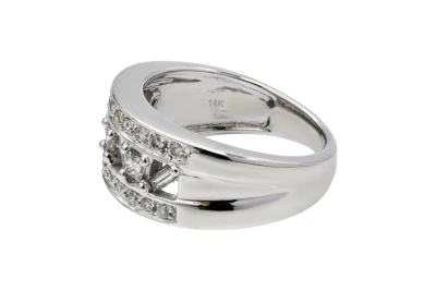 14ct White Gold Diamond Baguette, Princess & Brilliant Round Cut Ring 0.89ct