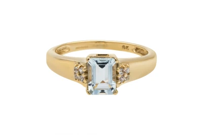 9ct Yellow Gold Aquamarine Ring  3g