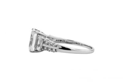 9ct White Gold Cubic Zirconia Ring 2.5g