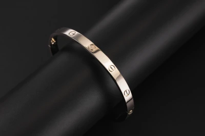 Cartier LOVE Classic 18ct White Gold Bracelet Size 21 43.9g Authentic Box