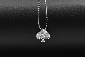 14ct White Gold Diamond Spade Necklace 2.6g