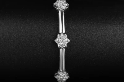18ct White Gold Diamond Star Bracelet 0.70ct 11.1g