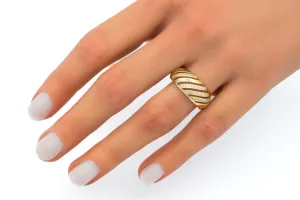 9ct Yellow Gold Wave Cubic Zirconia Ring 2.5g