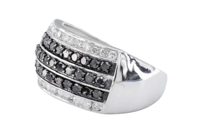 9ct White Gold Black And White Diamond Ring
