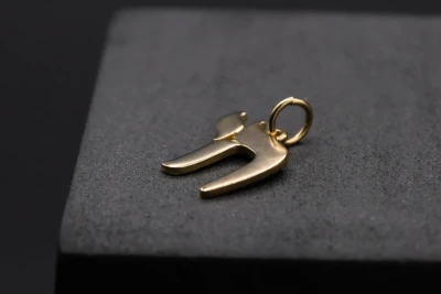 18ct Yellow Gold Chai Pendant Hebrew Life Symbol Gold Charm