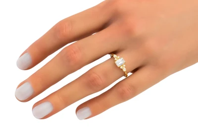 18ct Yellow Gold Diamond Engagement Ring 0.89ct GIA Certified